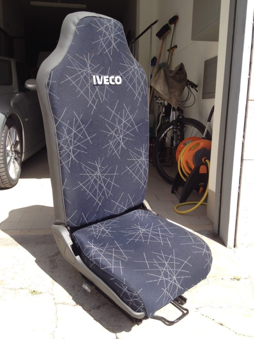 Sedile lato passeggero IVECO EUROCARGO e altri modelli Iveco Scuderia Valle D'Itria Sedile lato passeggero IVECO EUROCARGO e altri modelli Iveco Scuderia Valle D'Itria
