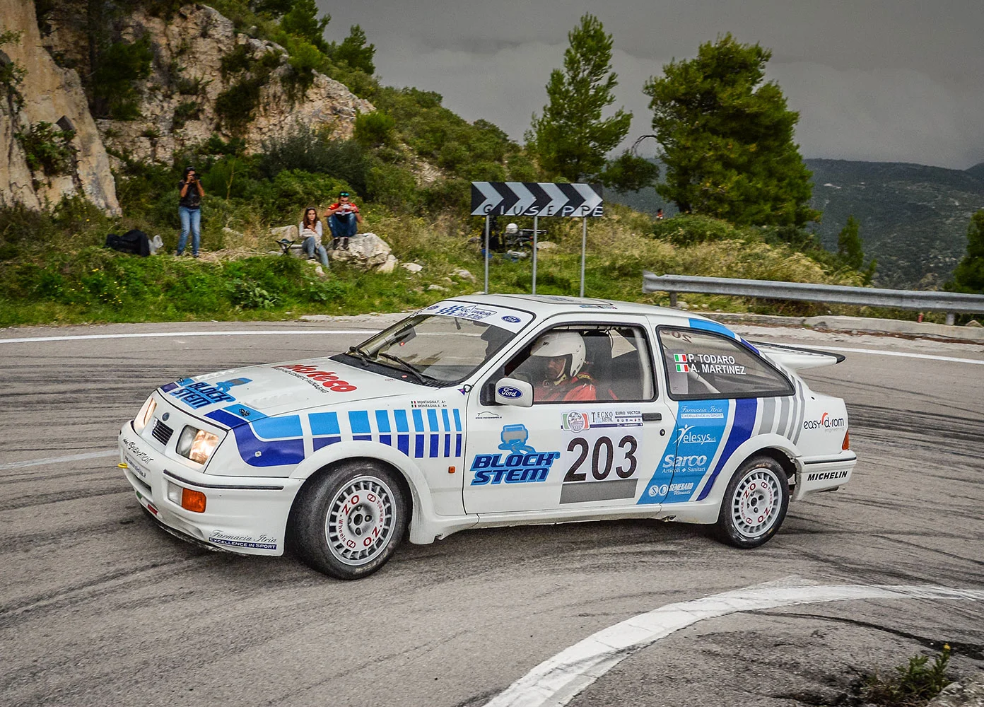 Ly93d3cuc2N1ZGVyaWF2YWxsZWRpdHJpYS5pdC93cC1jb250ZW50L3VwbG9hZHMvMjAxNy8wMS9TTElERVIxLTIuanBn Scuderia Valle D'Itria - Home Page